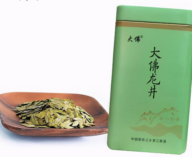 华纳公司的实木移动茶桌，配合这样的茶具到哪都能泡茶，喝茶享受